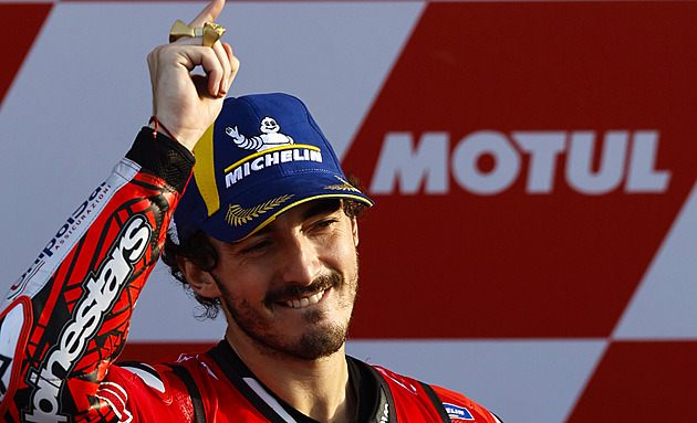 Bagnaia obhájil titul mistra světa MotoGP, Salač v Moto2 zůstal jedenáctý