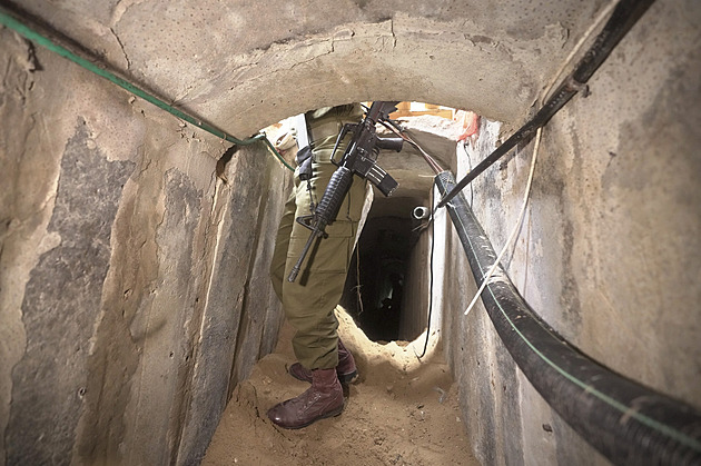 Izrael začal pumpovat vodu do tunelů Hamásu, síť pod Gazou má 500 kilometrů
