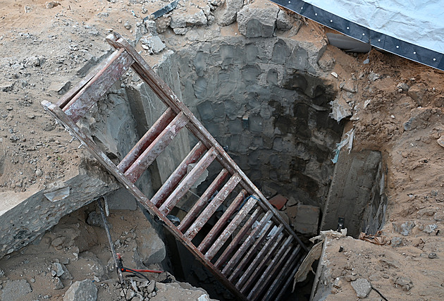 Izrael začal pumpovat vodu do tunelů Hamásu, síť pod Gazou má 500 kilometrů