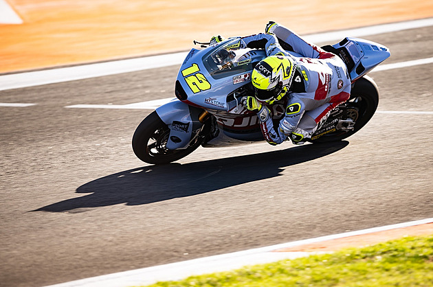 Salač zajel ve Valencii 22. čas v trénincích Moto2, má potíže s motorem