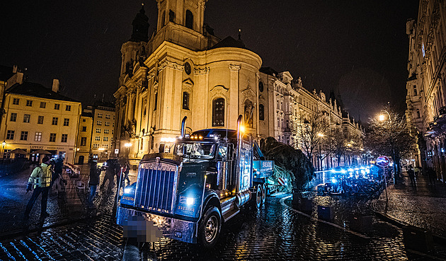 Vánoční trhy nabídnou klobásu za 150 korun, strom ozdobí hvězdy z 3D tiskárny