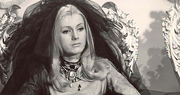 I když nám ztrpčoval život, nikdy jsem bráchu nežalovala, říká Vondráčková