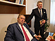 Bval prezident Milo Zeman a slovensk premir Robert Fico v kanceli v...