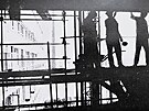 Dobový zábr z budování nové znojemské nemocnice, otevené v roce 1973
