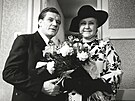 Jaroslav Mouka a Antonie Hegerlíková ve filmu V kadém pokoji ena z roku 1974.