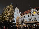 Olomou�an� si u�ili slavnostn� rozsv�cen� v�no�n�ho stromu na Horn�m n�m�st�...