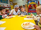 D�ti v mate�sk� �kole Sp��ilova v Krom���i m�ly kv�li st�vce pouze studen�...