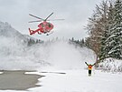len záchranné sluby dává 25. listopadu 2023 signál vrtulníku v hornorakouském...