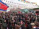 Severokorejci se shromaují bhem voleb. Volí se delegáti do provinního,...
