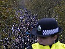 Desetitisíce lidí se v nedli sely v Londýn na pochodu proti antisemitismu a...