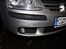 Zlod�j p�i uj�d�n� policii ukraden� v�z Volkswagen Golf lehce naboural. (28....