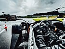 Formule KTM X-Bow ped vjezdem na polygon na rakouském Red Bull Ringu