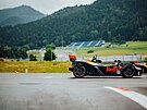 Formule KTM X-Bow na testovacím polygonu rakouského Red Bull Ringu