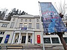 Galerie um�n� Karlovy Vary slav� 70. v�ro�� vzniku mimo��dnou v�stavou.