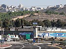Pohled na izraelskou vojenskou vznici Ofer nedaleko Ramalláhu na Izraelem...
