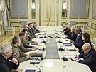 éf Pentagonu Lloyd Austin se v Kyjev setkal s ukrajinským prezidentem...