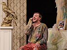 Role nat�ra�e a zat�m ne�sp�n�ho herce Waltera se v Moravsk�m divadle zhostil...