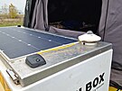 Solární panely pro napájení chladniky, vaie a dalí  elektroniky jsou vude,...
