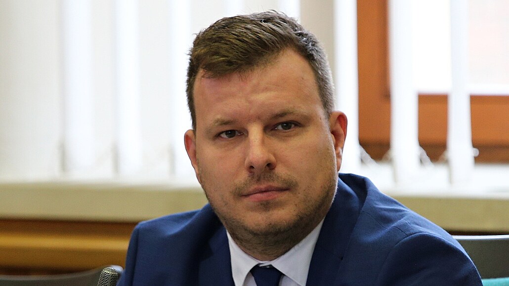 První nám�stek primátora David Dinda (Nový Sever) na jednání zastupitelstva....