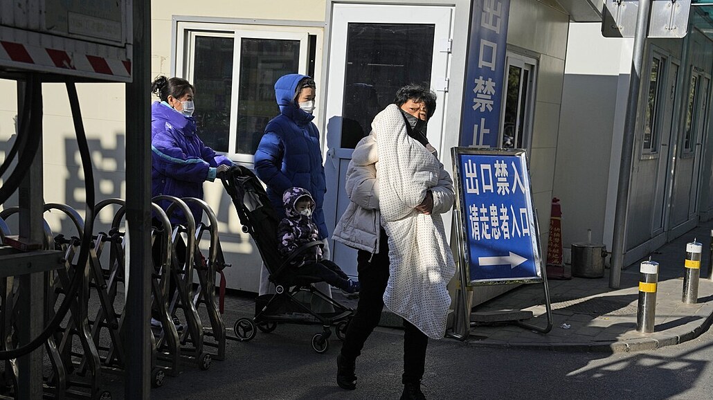 V Číně výrazně rostou počty případů virových respiračních onemocnění u dětí....