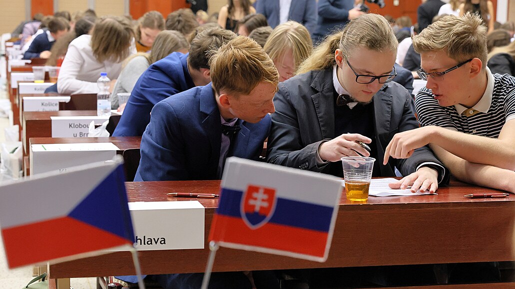 Finále d�jepisné sout�e gymnazist� v Chebu