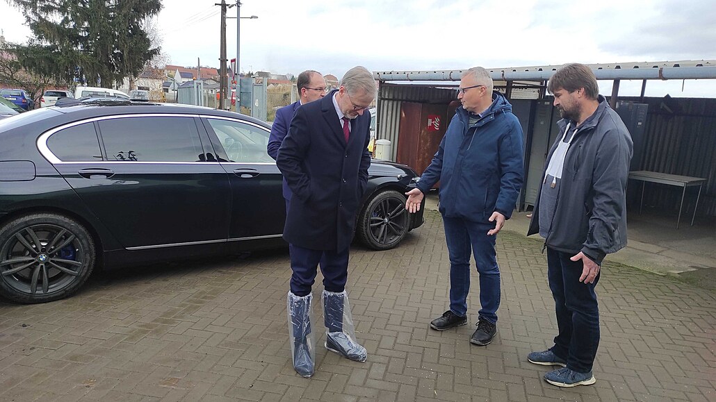 Premiér Petr Fiala v dob, kdy po celém esku a zejména v Praze protestují...