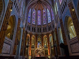 O architektue chrámu v Chartres a jeho povstném labyrintu vyly tisíce...