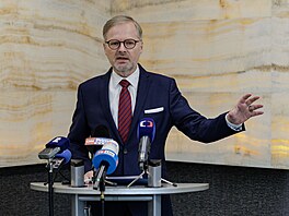 P�es sedm tisíc �kol je zav�ených, u�itelé stávkují a Prahou prochází protestní...