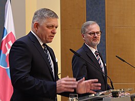 Premiér Petr Fiala (ODS) a slovenský premiér Robert Fico na tiskové konferenci...