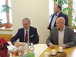 Premiér Petr Fiala na náv�t�v� soukromé zem�d�lské �koly v Poz�atín� na...