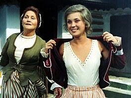Marie Glázrová a Na�a Konvalinková v pohádce Honza málem králem (1977)