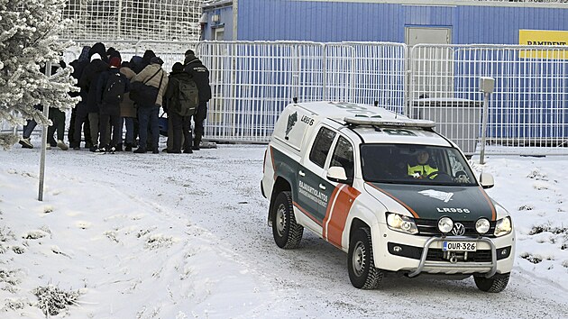 Migranti z Blzkho vchodu na rusko-finskm hraninm pechodu Salla (23. listopadu 2023)