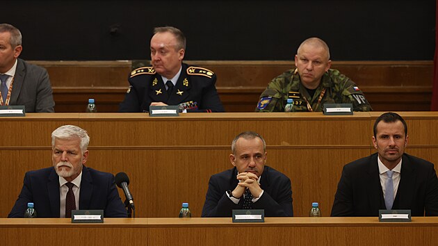 Slavnostní zahájení velitelského shromáždění náčelníka generálního štábu s vystoupením prezidenta Petra Pavla a náčelníka generálního štábu Karla Řehky. (21. listopadu 2023)