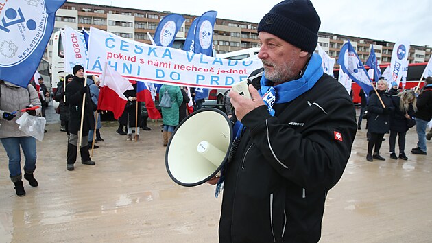 K protestm proti vld se pidvaj i dal odbori z prmyslu a slueb, spolen naplnovali protestn pochod a demonstraci v centru Prahy. (27. listopadu 2023)