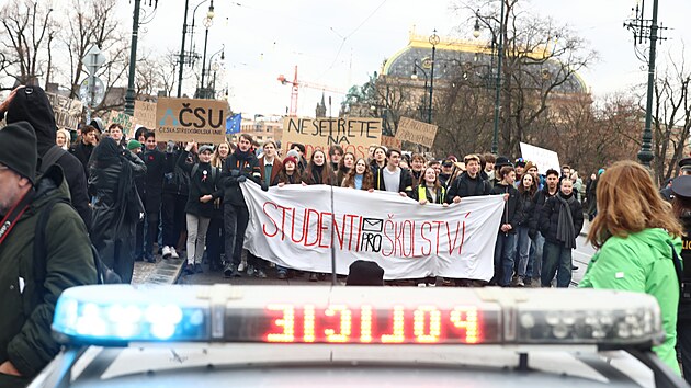 K protestům proti vládě se přidávají i další odboráři z průmyslu a služeb, společně naplánovali protestní pochod a demonstraci v centru Prahy. (27. listopadu 2023)