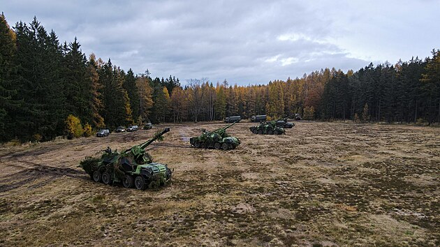 Samohybn 152 mm houfnice DANA.