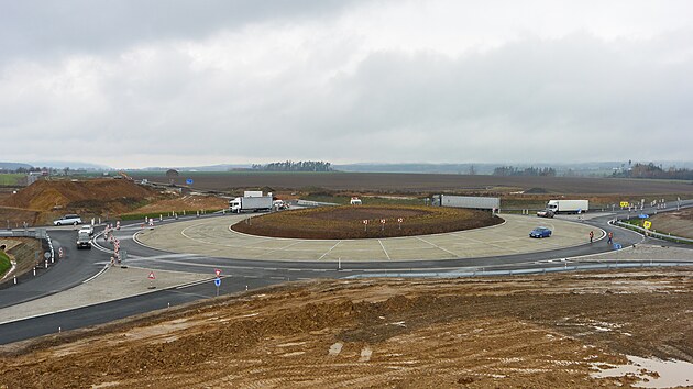 Okru�n� k�i�ovatka u Svitav se kompletn� otev�e 22. listopadu 2023.