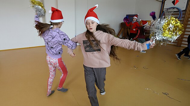 Malot��dka ve Star� Vod� st�vku podpo�ila, ale �kola tady byla otev�en� a o d�ti bylo postar�no. By� se neu�ily. (27. listopadu 2023)