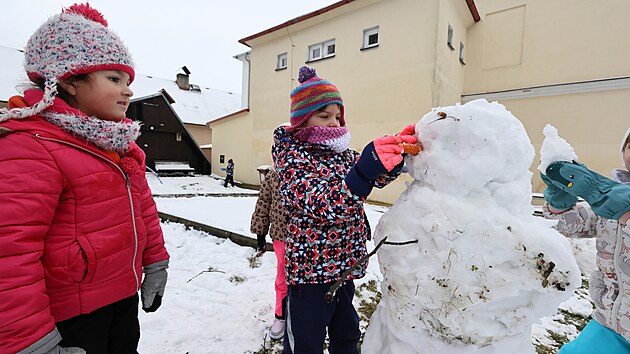 Malot��dka ve Star� Vod� st�vku podpo�ila, ale �kola tady byla otev�en� a o d�ti bylo postar�no. By� se neu�ily. (27. listopadu 2023)