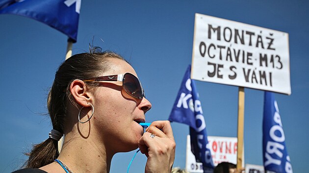 K obdobnm protestm se odbory a zamstnanci naposledy uchlili jet ped kriz. Snmek ze stvky v roce 2015.