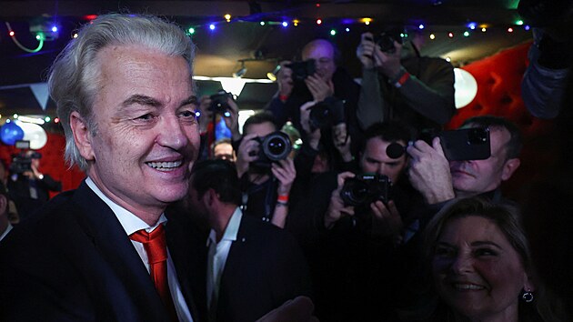 Nizozemský krajně pravicový politik a vůdce strany PVV Geert Wilders reaguje na výsledky předčasných parlamentních voleb. (22. listopadu 2023)