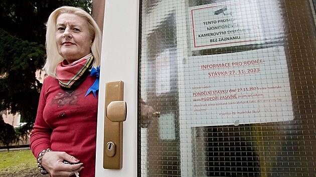 editelka 49. matesk koly v Plzni v Pukinov ulici Helena Kaprasov se stvkou a jejmi poadavky souhlas, kolka ale zstala oteven. (27. listopadu 2023)