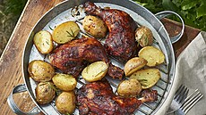 Grilovaná kuecí stehna v BBQ