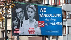 Strana Fidesz nechala po Maarsku nainstalovat billboardy namíené proti...