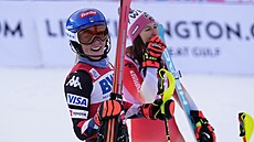 Mikaela Shiffrinová  slaví výhru ve slalomu v Killingtonu