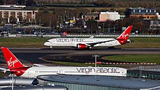 Odlet Boeingu 787 společnosti Virgin Atlantic na první transatlantický do New...