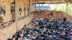 Textilní odpad v kambodžských továrnách (20.11.2023).