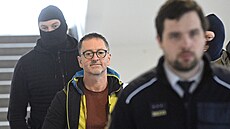 Soud ve �tvrtek odpoledne rozhodoval o uvalení vazby na exprimátora Pardubic...