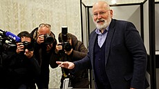 Bývalý eurokomisa pro oblast klimatu a vedoucí kandidát strany GroenLinks-PvdA...