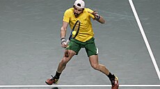 Australan Jordan Thompson hraje ve tvrtfinále Davis Cupu ve panlské Málaze...